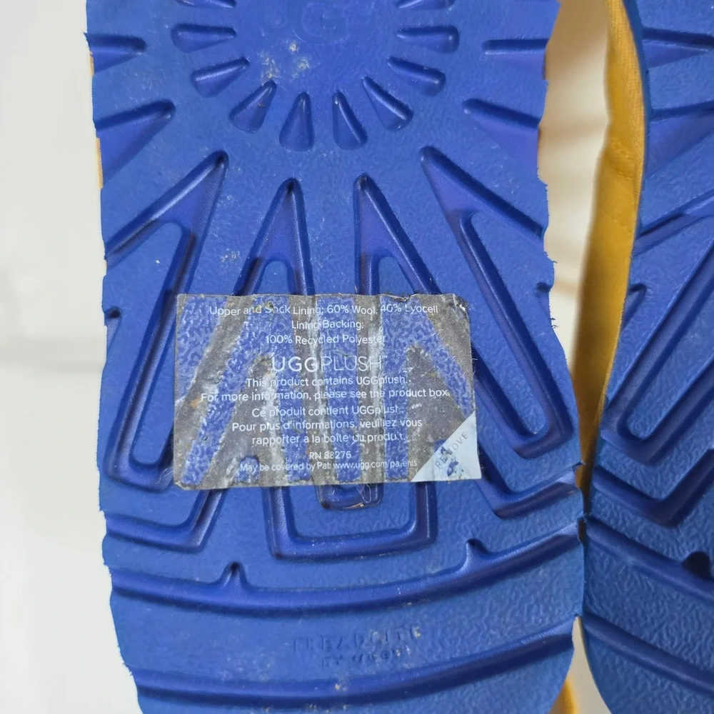 UGG neumel graphic
